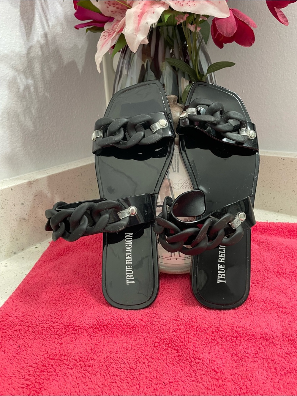 True Religion Janay Women’s Black Chain-Accent Jelly Slide Sandals